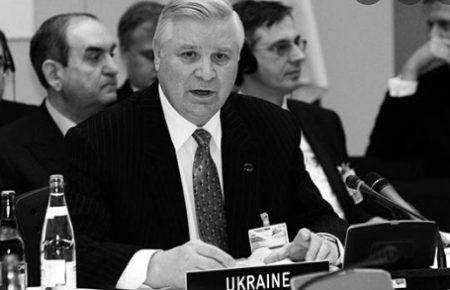 Помер перший глава МЗС незалежної України Анатолій Зленко