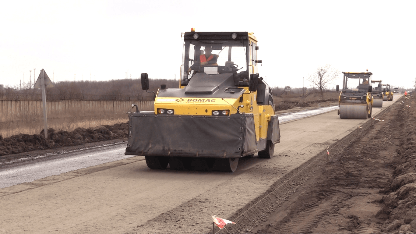 За два года на Луганщине сделают 400 километров дорог — почти треть дорог государственного значения области