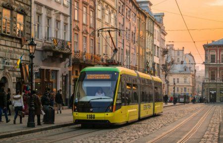 «Маємо у запасі 500 медиків із приватних установ, які готові працювати у державних у разі погіршення ситуації» — Садовий