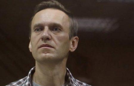 Якщо не почати лікувати, то він помре протягом найближчих днів — лікар про стан Навального