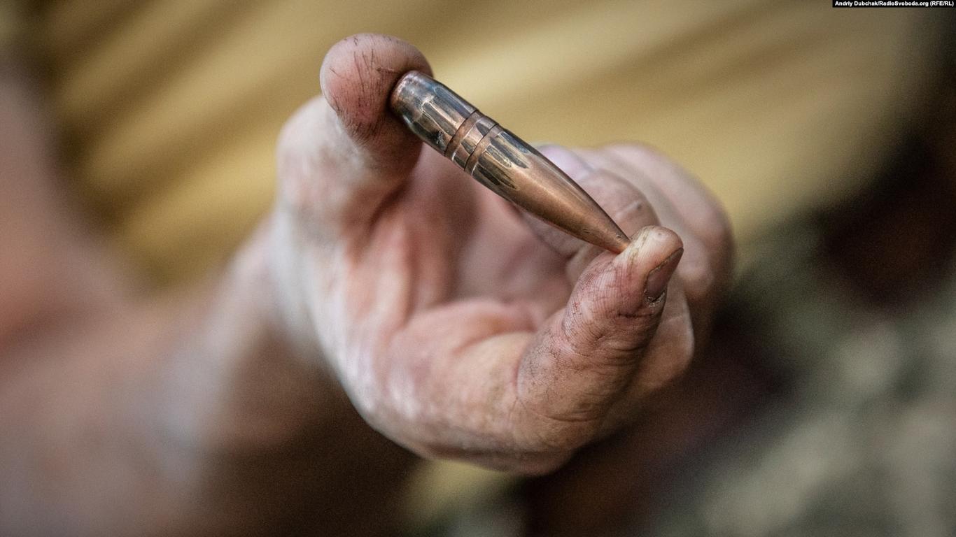 Бойовики на Донбасі поранили українського військового