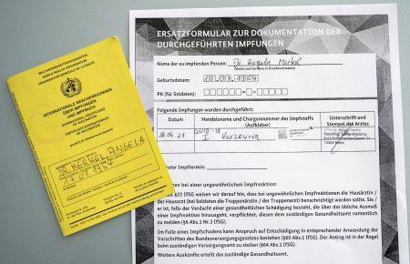 Меркель вакцинувалася проти коронавірусу препаратом AstraZeneca