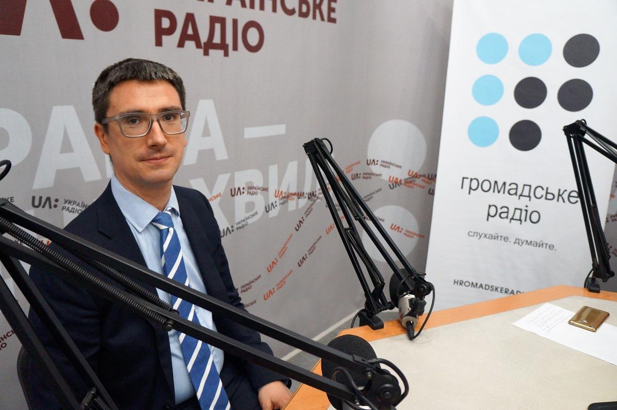 Навіть прогресивні політики не готові підіймати проблеми низьких зарплат держслужбовців — Вишлінський