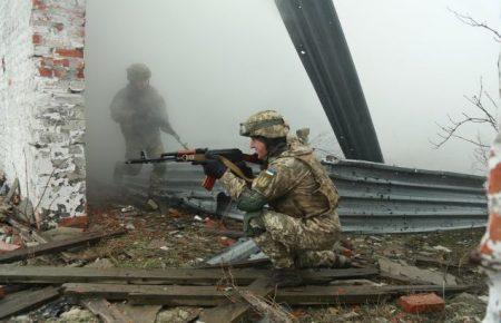 На Донбасі бойовики поранили другого українського військового за добу