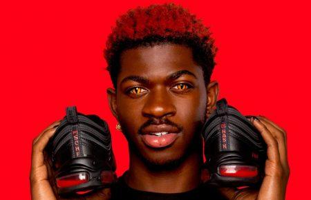 Nike заблокувала продаж «кросівок Сатани», які дизайнери зробили для репера Lil Nas X