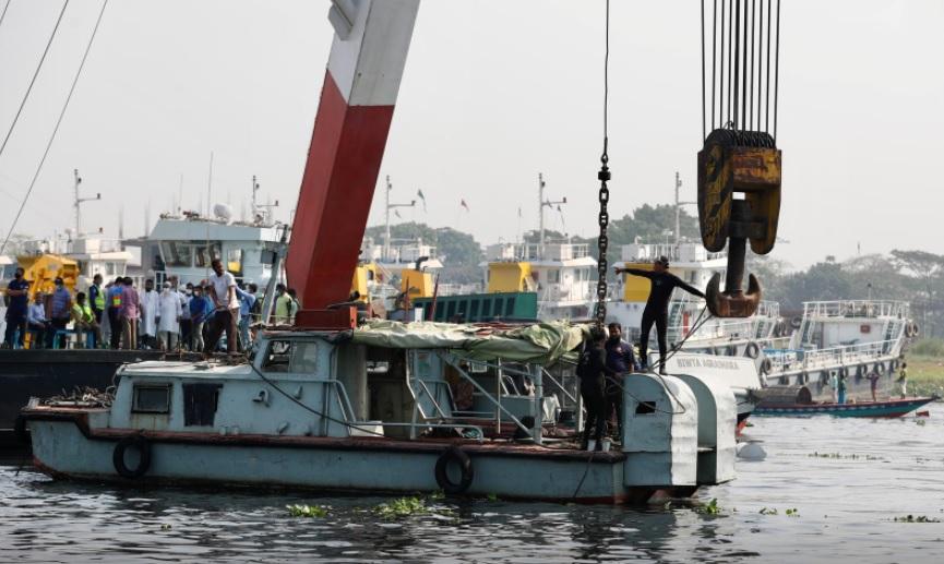 У Бангладеш унаслідок зіткнення затонув пором, загинули щонайменше 26 людей