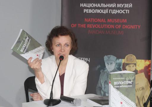 «Сила небайдужих ламає стереотипи» — Наталка Позняк-Хоменко про волонтерів