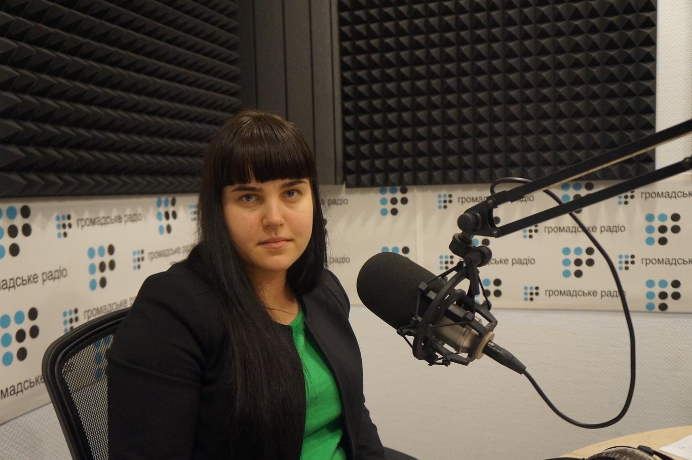 На окупованих територіях пожорсткішала комендантська година, щоб люди не бачили переміщення техніки — Ястребова