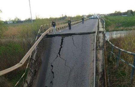 На трасі у Львівській області обвалився міст через Західний Буг