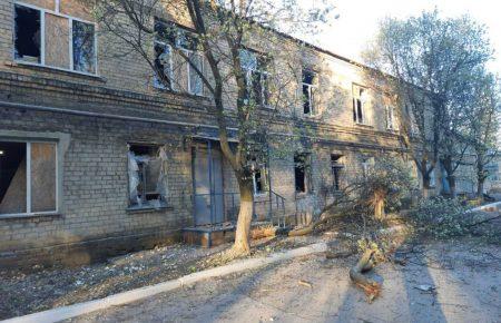 На Донбасі під обстріл бойовиків потрапила лікарня із хворими на COVID-19