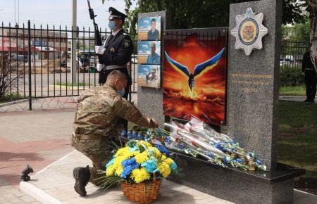 «Героям-правоохранителям, которые отдали жизнь за Украину»: на Луганщине открыли памятник полицейским (фото)