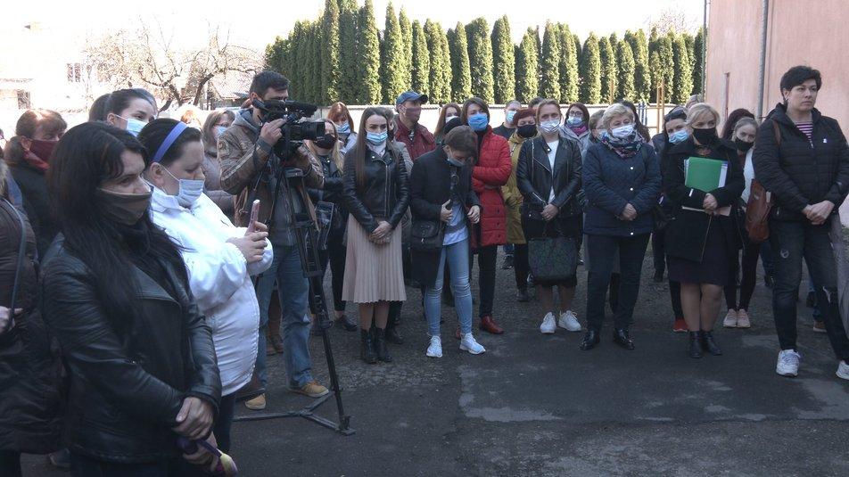 В Ивано-Франковске хотят закрыть гимназию, где учатся дети с инвалидностью