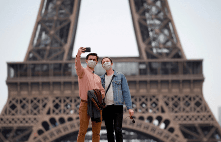 31 травня у Франції розпочнеться вакцинація усього дорослого населення