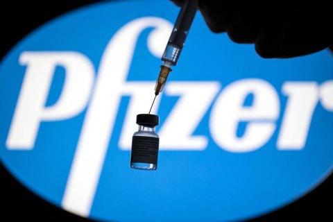 В Україну прибула нова партія вакцини Pfizer