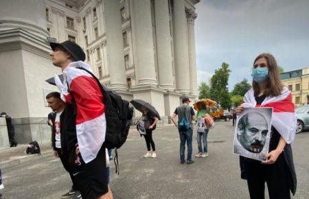 У Києві проходить акція «Досить спонсорувати державний тероризм Лукашенка!»