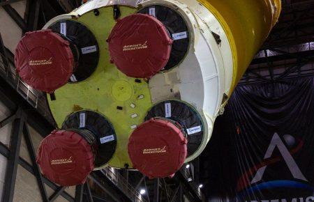 NASA показало надважку ракету для польоту на Місяць (ВІДЕО)