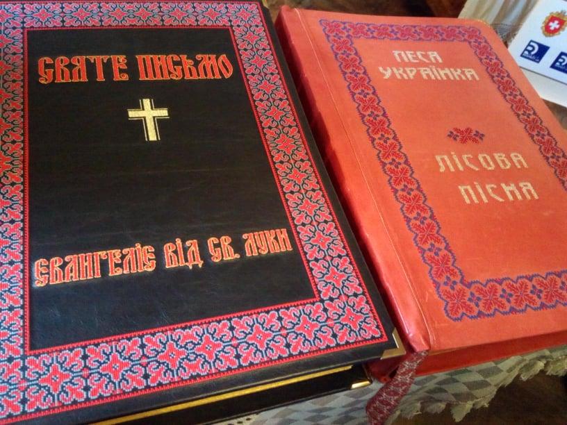 У Рівному зафіксували рекорд України: майстриня вишила понад пів мільйона літер