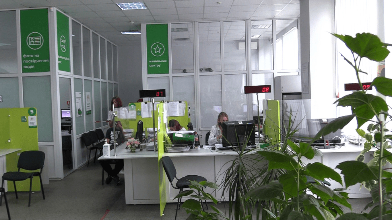 Сервісні центри МВС вдосконалили процедуру реєстрації транспорту для переселенців