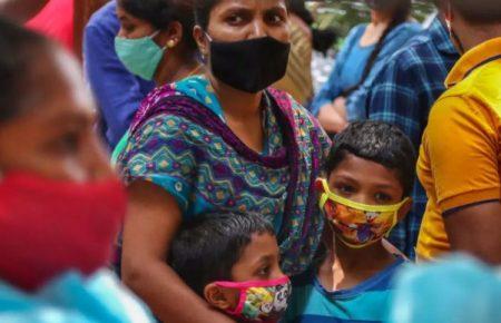 До ЄС не пропускають не вакцинованих індійською версією Covishield, а безпосередньо громадян Індії — Лапій