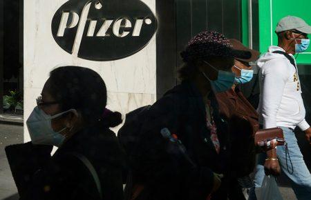 У Британії дозволили використання вакцини Pfizer від коронавірусу для підлітків