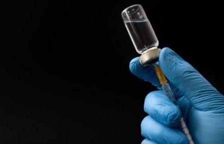 США поделятся COVID-вакциной с другими странами, среди получателей будет Украина