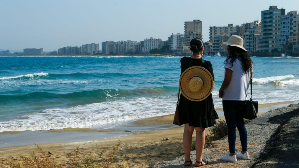 Кипр упрощает въезд для вакцинированных украинцев