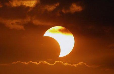 В Україні є повір'я, що сонце з’їдають крилаті вовкулаки — культурологиня про затемнення