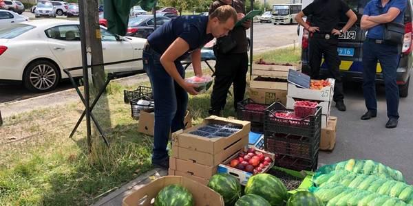 Рейди проводять щодня, але ефективні вони тільки за участі поліції: як столична влада бореться зі стихійною торгівлею