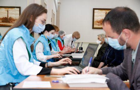 У Полтаві відкрили запис на щеплення через Helsi