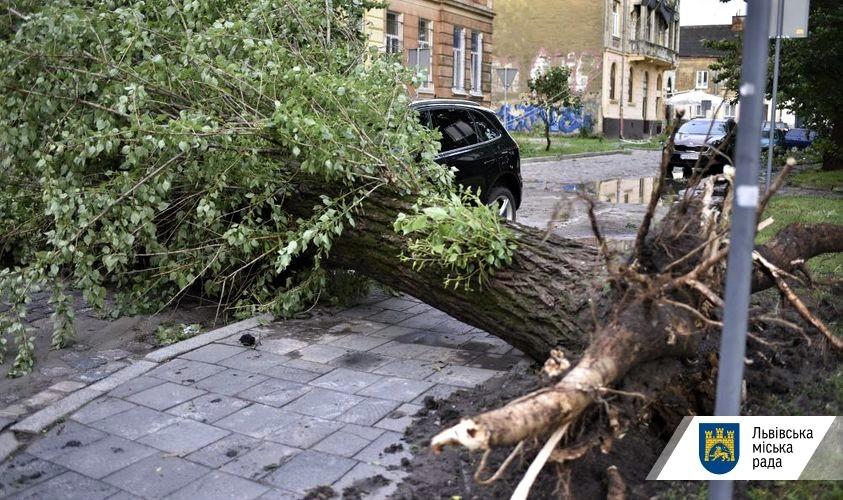 Львовом вдруге за тиждень пронісся буревій