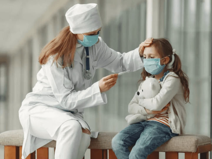 ВООЗ вперше рекомендувала вакцинувати дітей та підлітків від COVID-19