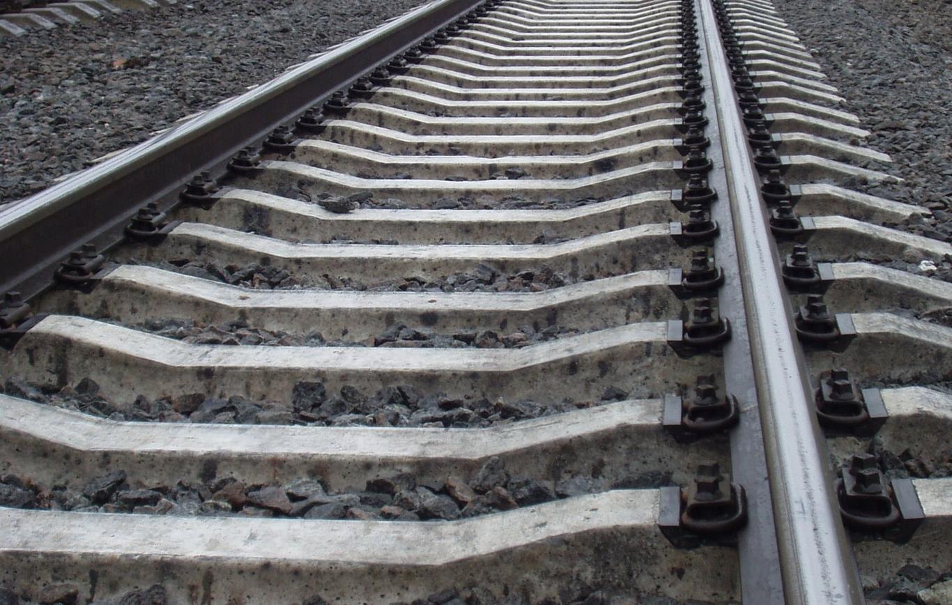 На Чернігівщині потяг збив людину, рух через станцію «Количівка» зупинений