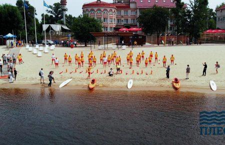 На столичних пляжах заборонили купатися через «цвітіння» води