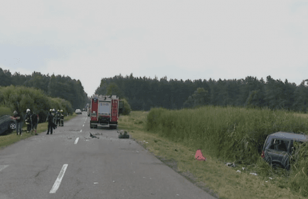 У Польщі автобус з сімома українцями злетів у кювет, троє з них у важкому стані