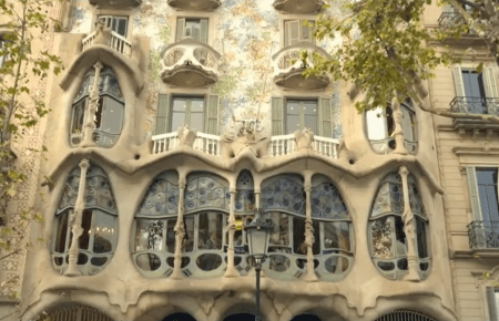 Іспанія відкривається для українців, але потрібні сертифікат вакцинації чи негативний тест