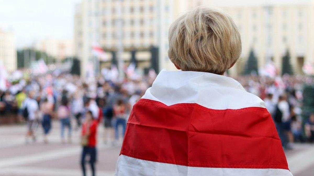 Білорусь відкликала згоду на призначення Фішер посолкою США у Мінську