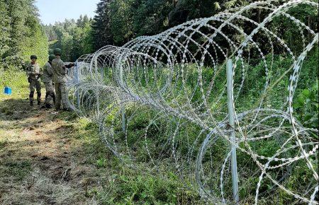У Литві призупинили будівництво паркану на кордоні з Білоруссю, бо не вистачило дроту