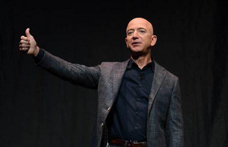 Маск втратив першість у рейтингу найбагатших людей світу