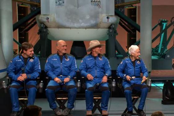 Це космічний атракціон — Колесник про політ космічних туристів