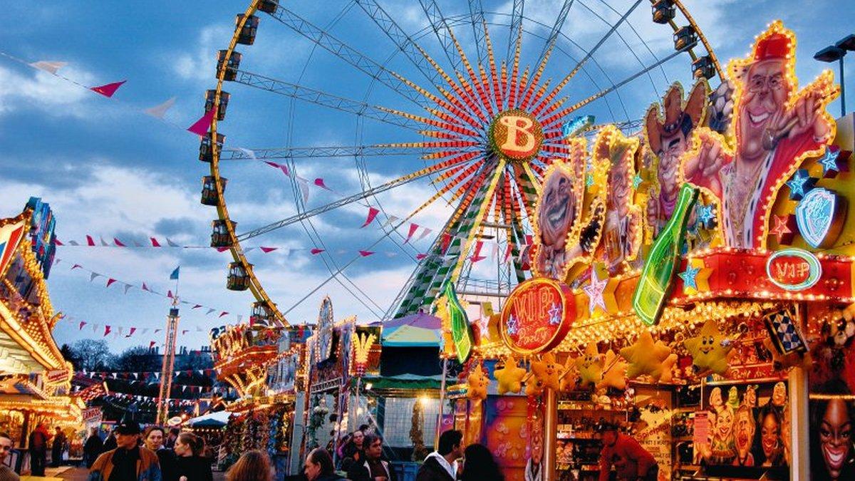 Перед тим, як кататися, треба питати документи справності атракціону — юрист