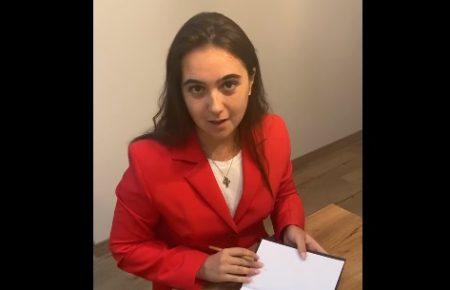 «Чому б колезі не почитати?» — Мендель вирішила надіслати свою книгу речнику Путіна