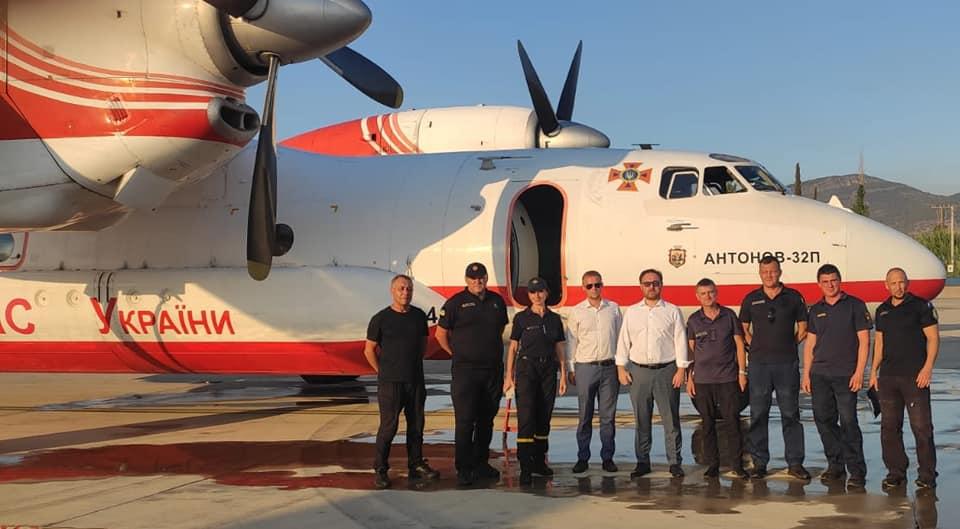 Пожары в Турции: украинские спасатели работают на территории Анталии (видео)