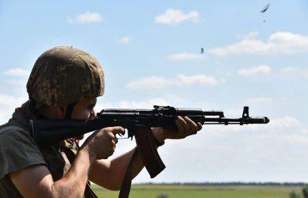 На Донбассе трое военных получили ранения: один из них в тяжелом состоянии