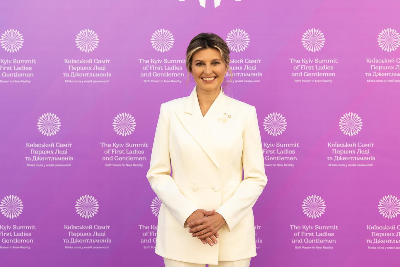 «Час говорити про рівність»: У Києві проходить саміт перших леді та джентльменів