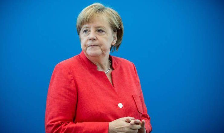 Перед візитом до Києва Меркель зустрінеться у Москві з Путіним