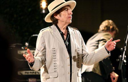 Боб Дилан отвергает обвинения в насилии над 12-летней более 50 лет назад