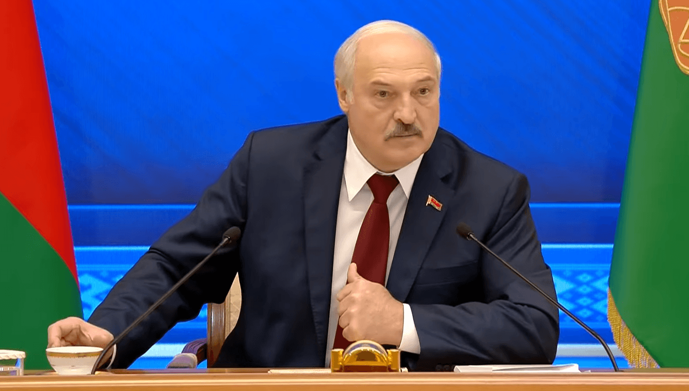 Лукашенко обіцяє стягнути «цілий контингент білоруської армії» на кордон з Україною