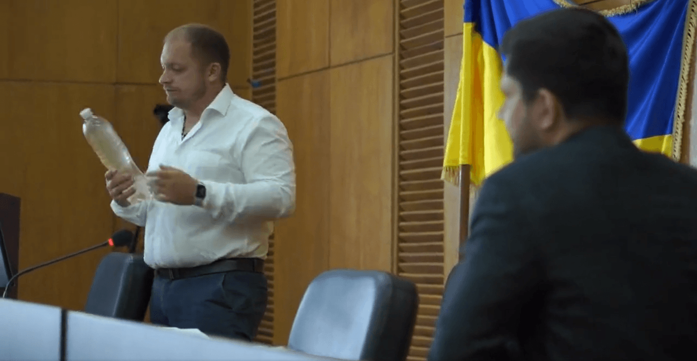 Міський голова Конотопу облив нардепа Качуру водою: поліція відкрила провадження