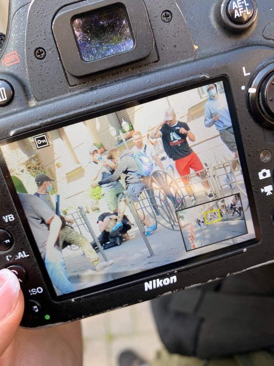 На кореспондента «Букв» Олександра Кужельного скоїли напад після акції під ОП