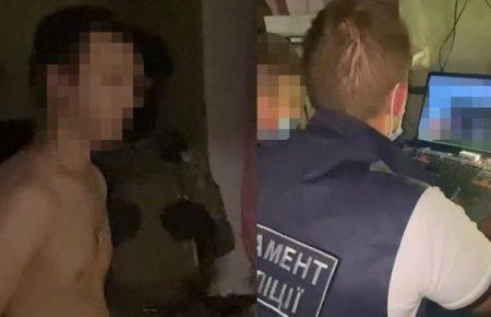 Поліція затримала чоловіка, який ґвалтував сина своєї співмешканки та знімав це на відео